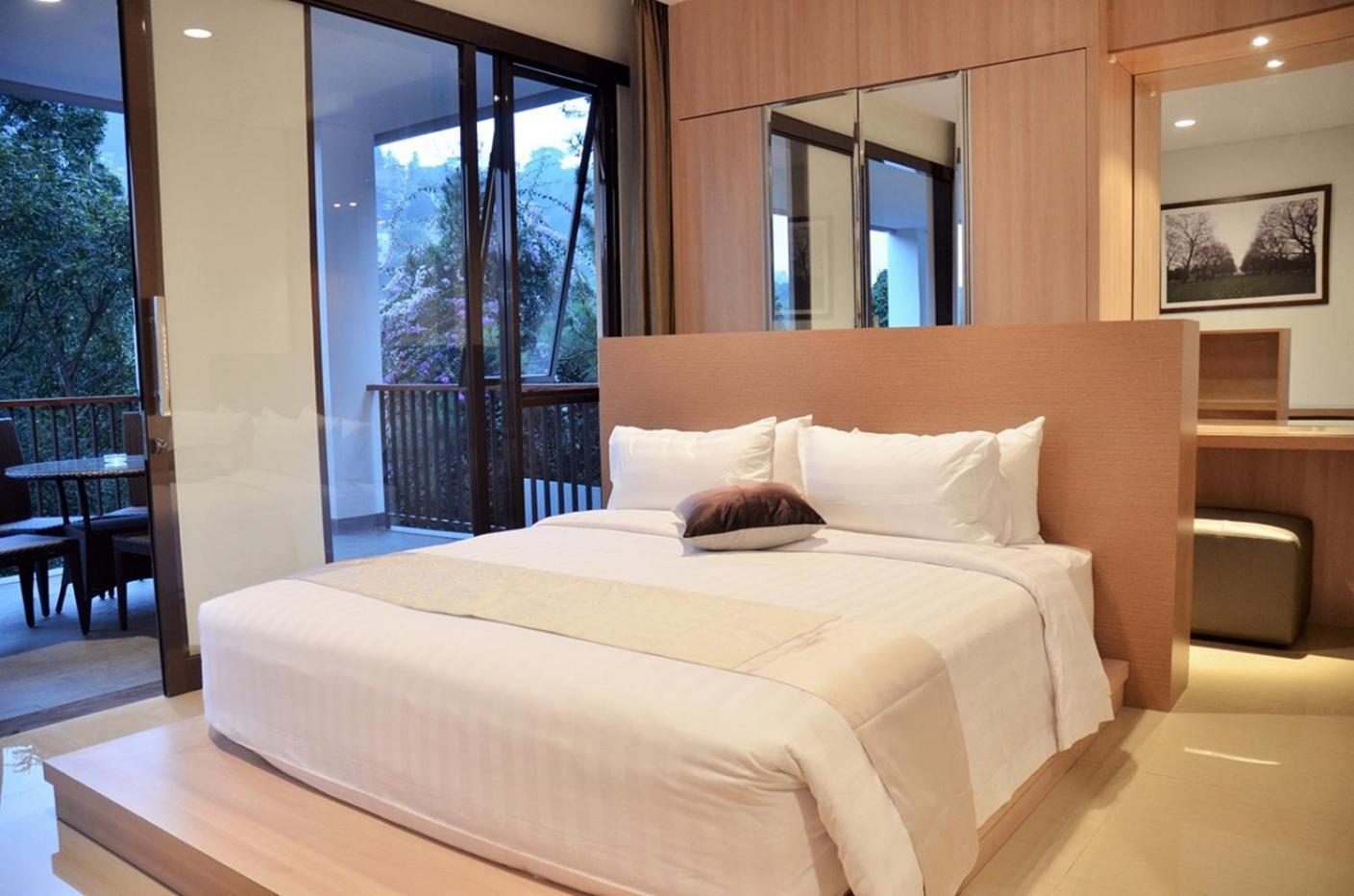 Narwastu Hill View Villa 6 Bedrooms With A Private Swimming Pool Bandung Ngoại thất bức ảnh