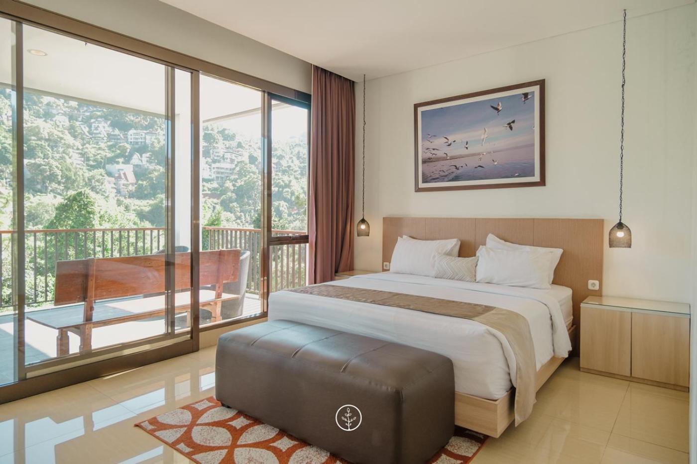 Narwastu Hill View Villa 6 Bedrooms With A Private Swimming Pool Bandung Ngoại thất bức ảnh